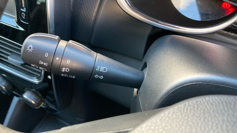 Renault Clio 0.9 TCE 75 Iconic 5dr Petrol Hatchback